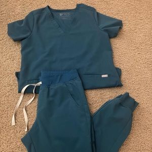 Figs Caribbean Blue Scrub set